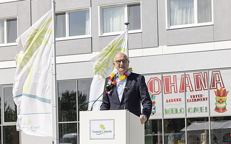 Brandenburgs Ministerpräsident Dietmar Woidke erinnerte in seinem Grußwort an die Entstehung von Tropical Islands vor 20 Jahren / Foto: Dietmar Gust