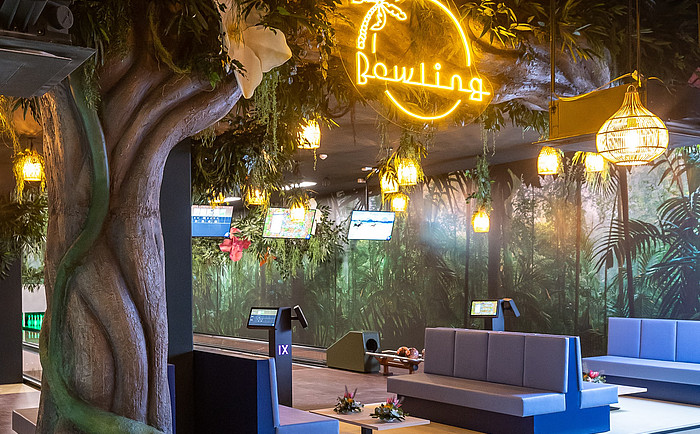 Blick auf die Bowlingbahnen in OHANA Town / Foto: Manuel Frauendorf