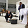 Ministerpräsident Woidke versenkt die Zeitkapsel im Fundament des Hotelneubaus OHANA Lodge